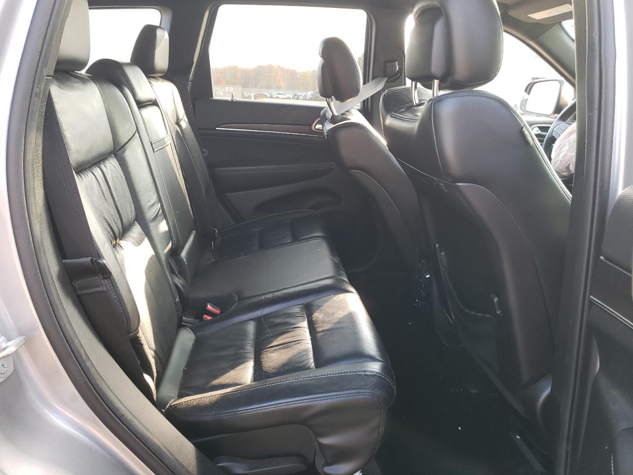 2015 Jeep Grand Cherokee VIN 1C4RJFBG2FC612578 Copart auction photo, vandalism / all over damage thumbnail 11
