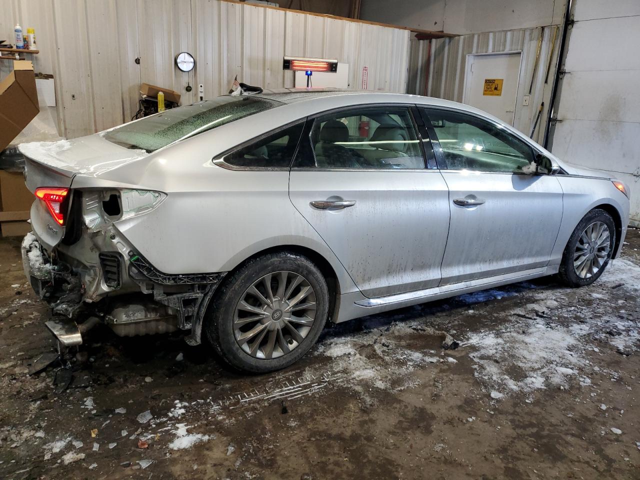 2015 Hyundai Sonata VIN 5NPE34AF5FH031781 Copart auction photo, rear end / minor dent/scratches damage thumbnail 3