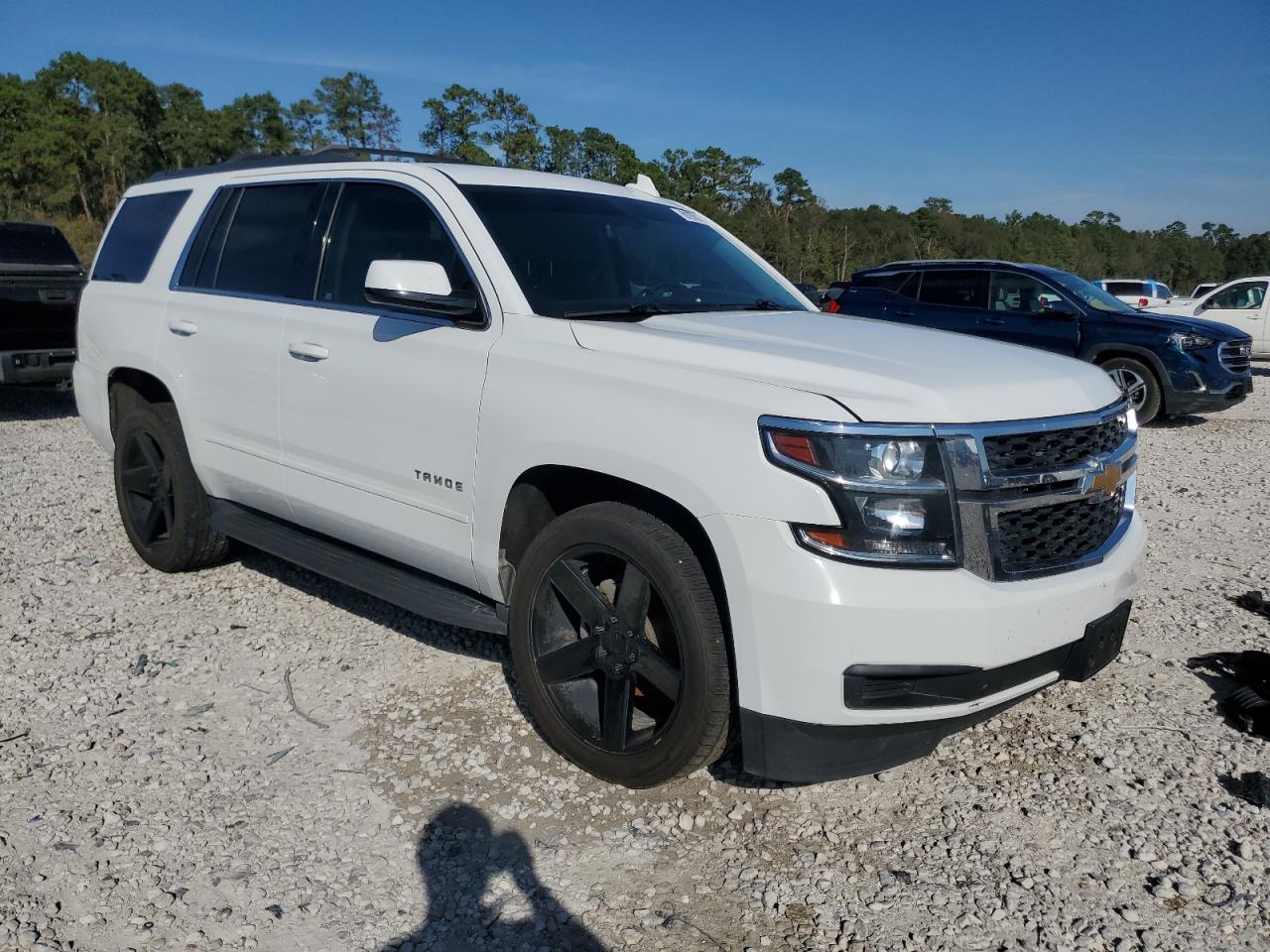 2017 Chevrolet Tahoe VIN 1GNSCAKC5HR344001 Copart auction photo, side / rear end damage thumbnail 4