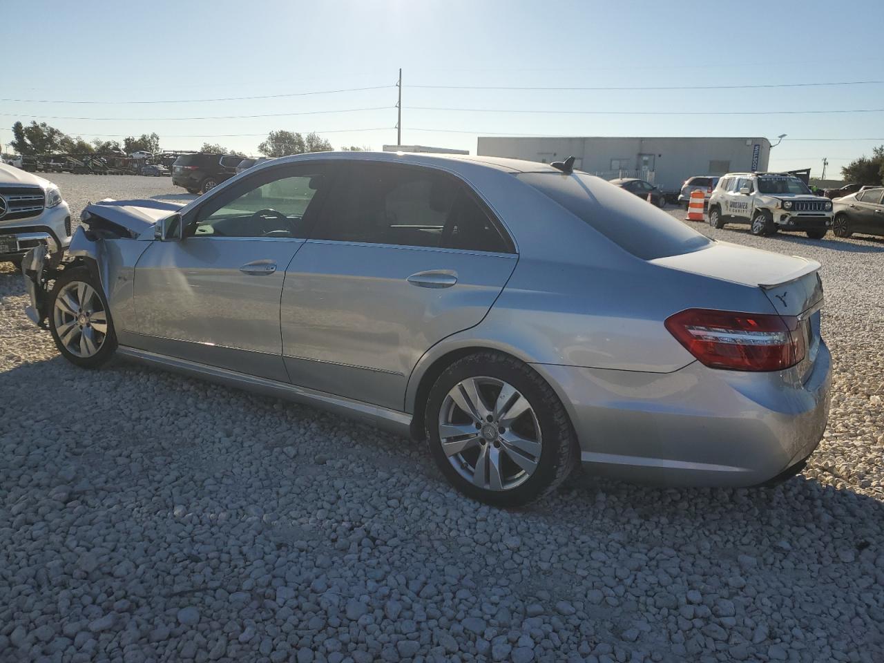 2011 Mercedes-Benz E-klasse VIN WDDHF2EB7BA342376 Copart auction photo, all over / minor dent/scratches damage thumbnail 2