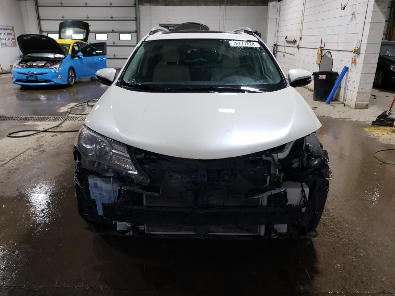 2015 Toyota RAV 4 VIN JTMDFREV2FD105116 Copart auction photo, front end / rear end damage thumbnail 5