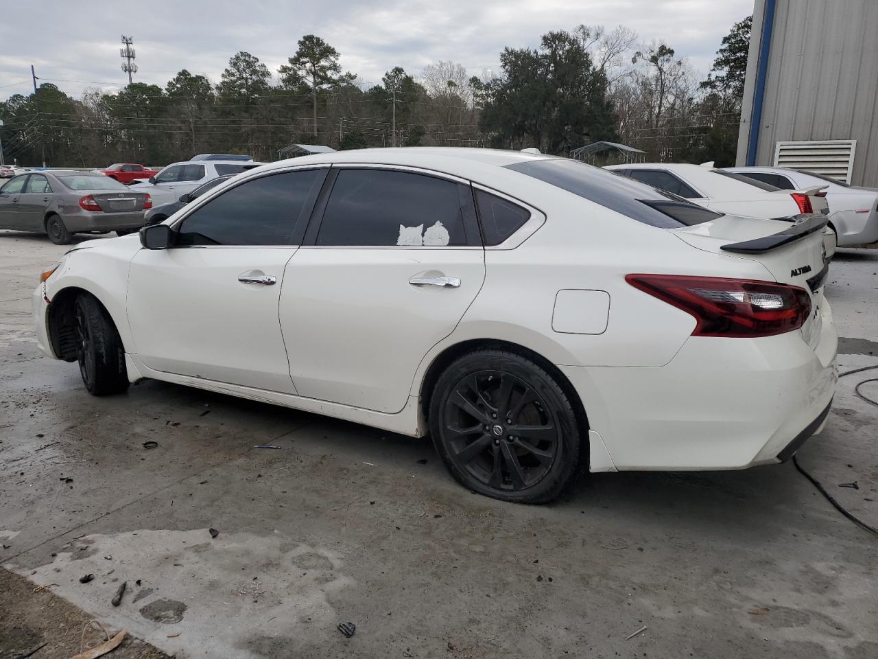 2018 Nissan Altima VIN 1N4AL3AP5JC268346 Copart auction photo, front end damage thumbnail 2