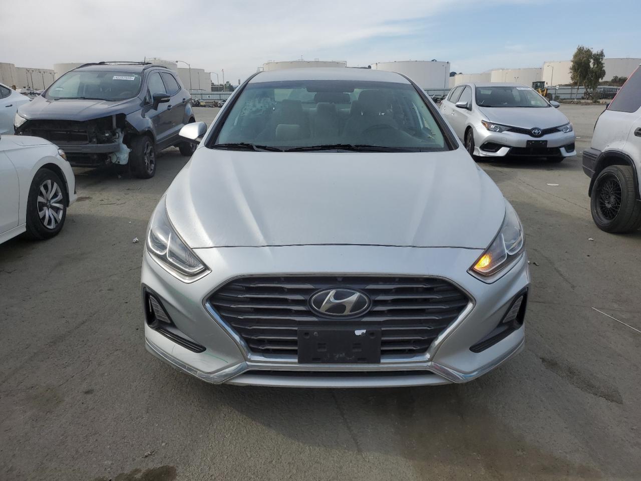2019 Hyundai Sonata VIN 5NPE24AF9KH767703 Copart auction photo, vandalism / rear end damage thumbnail 5