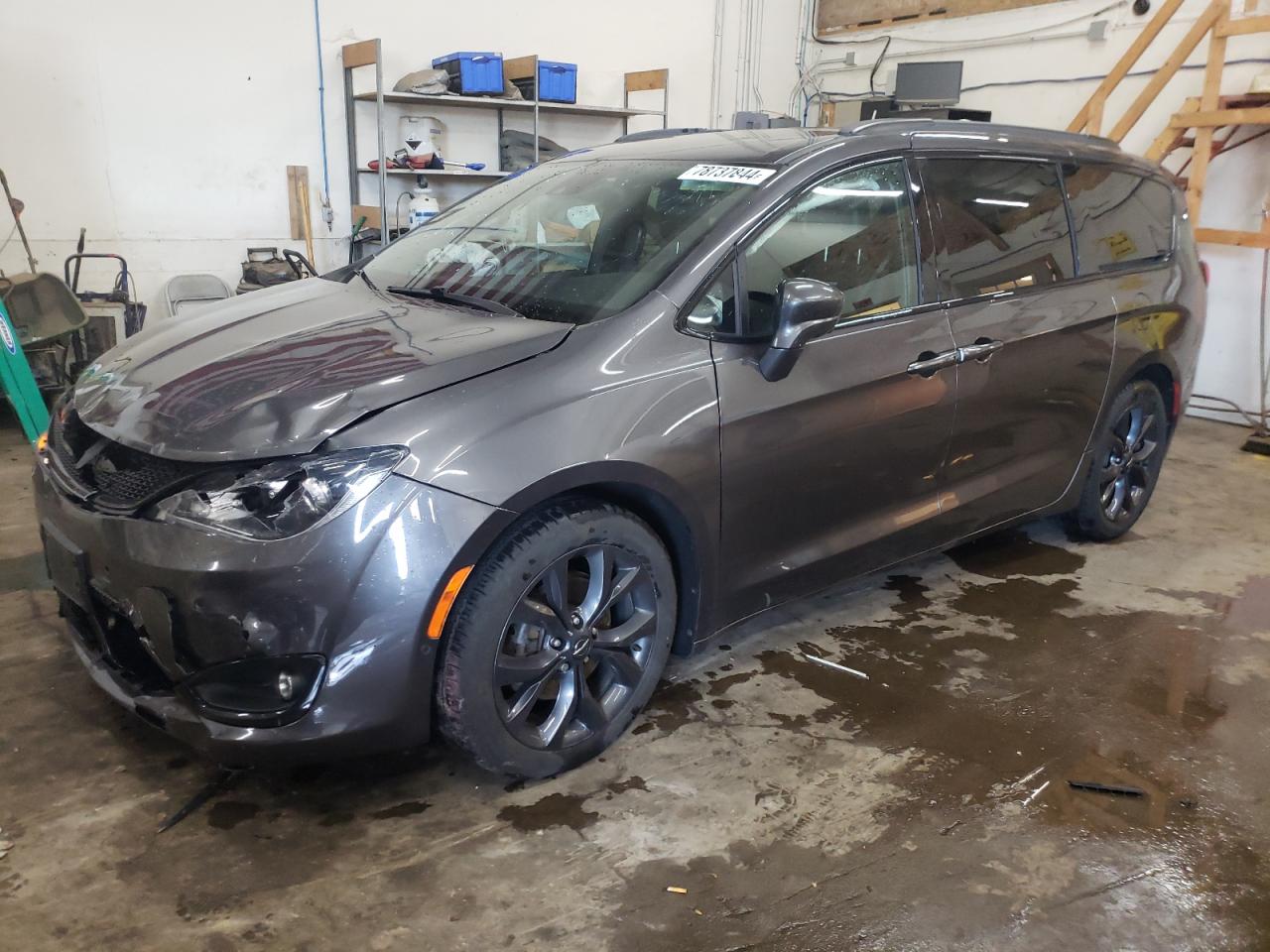 2018 Chrysler Pacifica VIN 2C4RC1EG5JR338155