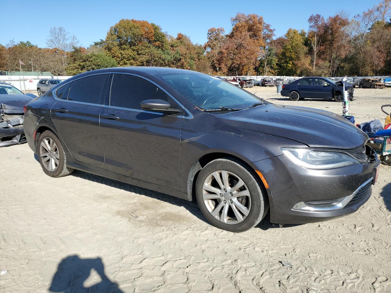 2015 Chrysler 200 VIN 1C3CCCAB5FN694576 Copart auction photo, front end / minor dent/scratches damage thumbnail 4