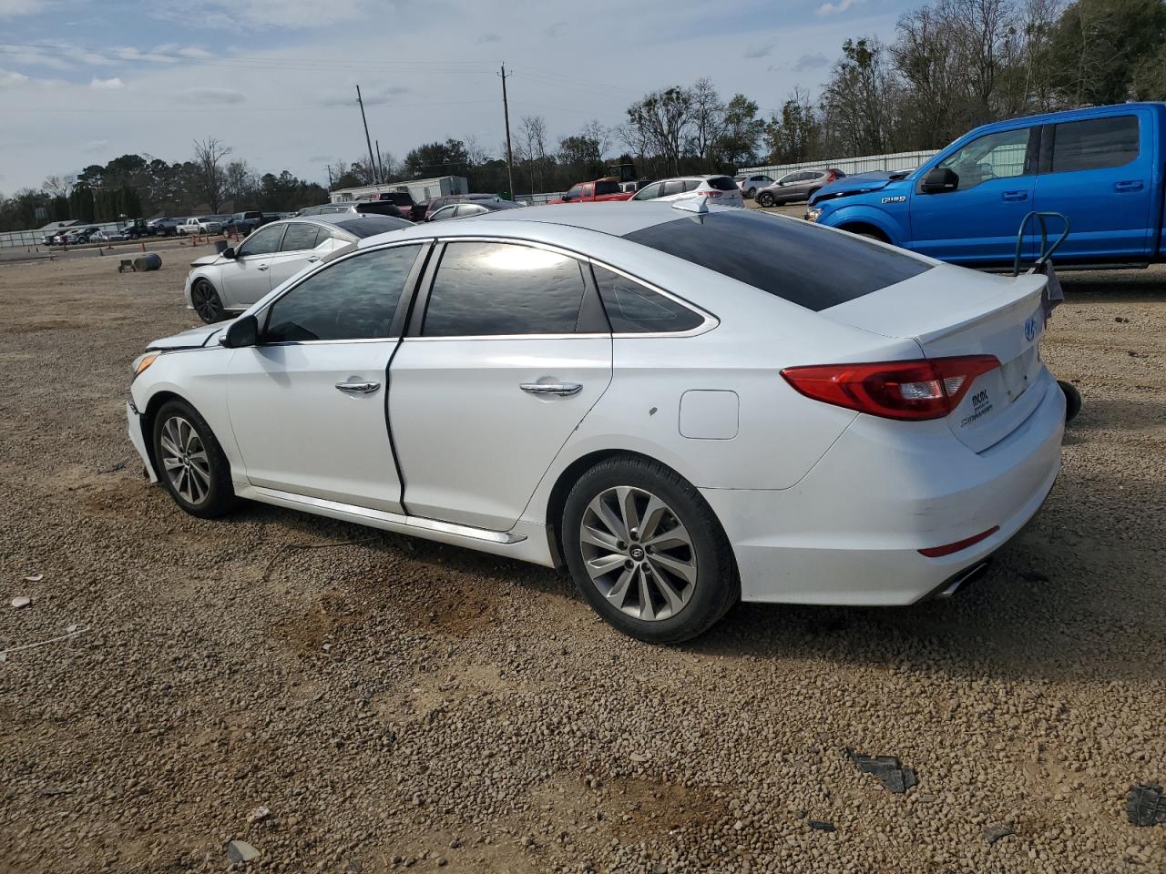 2016 Hyundai Sonata VIN 5NPE34AF5GH413827 Copart auction photo, front end / minor dent/scratches damage thumbnail 2