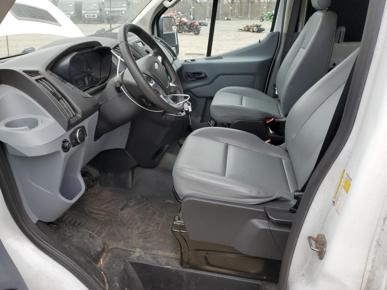 2017 Ford Transit VIN 1FTYR2CMXHKB46117 Copart auction photo, side / rear end damage thumbnail 7