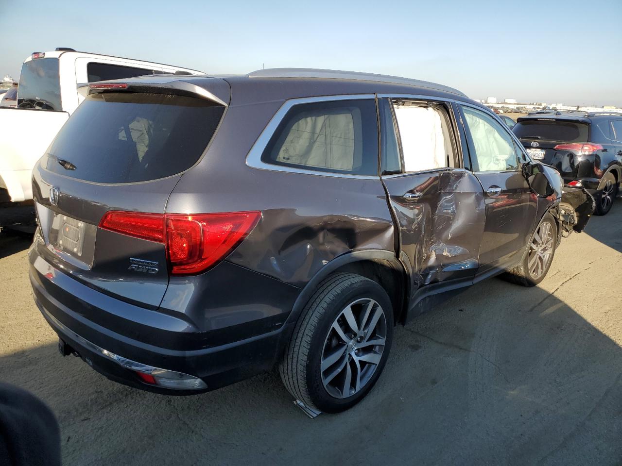 2017 Honda Pilot VIN 5FNYF6H98HB095119 Copart auction photo, all over damage thumbnail 3
