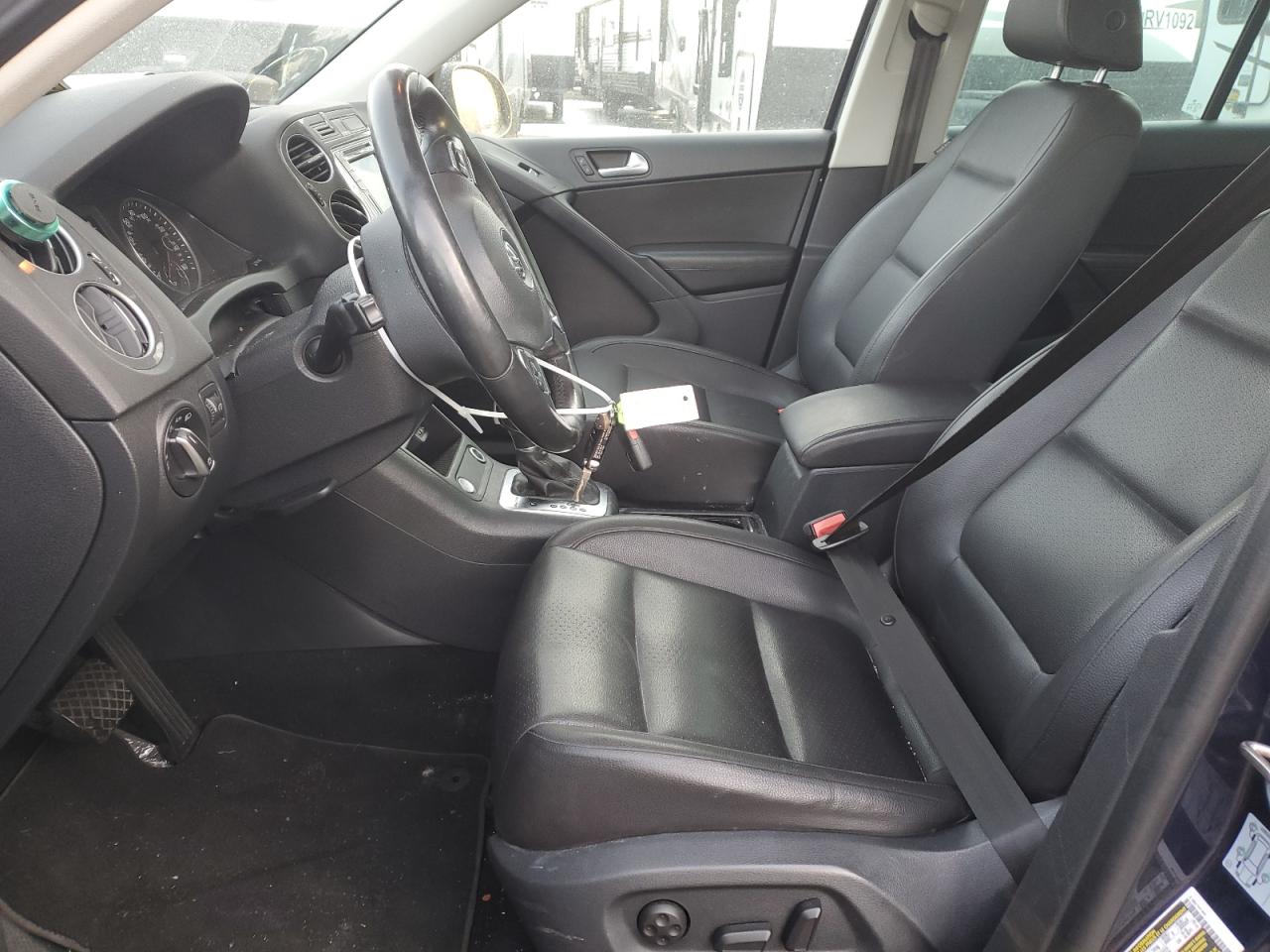 2016 Volkswagen Tiguan VIN WVGBV7AX5GW573820 Copart auction photo, vandalism damage thumbnail 7