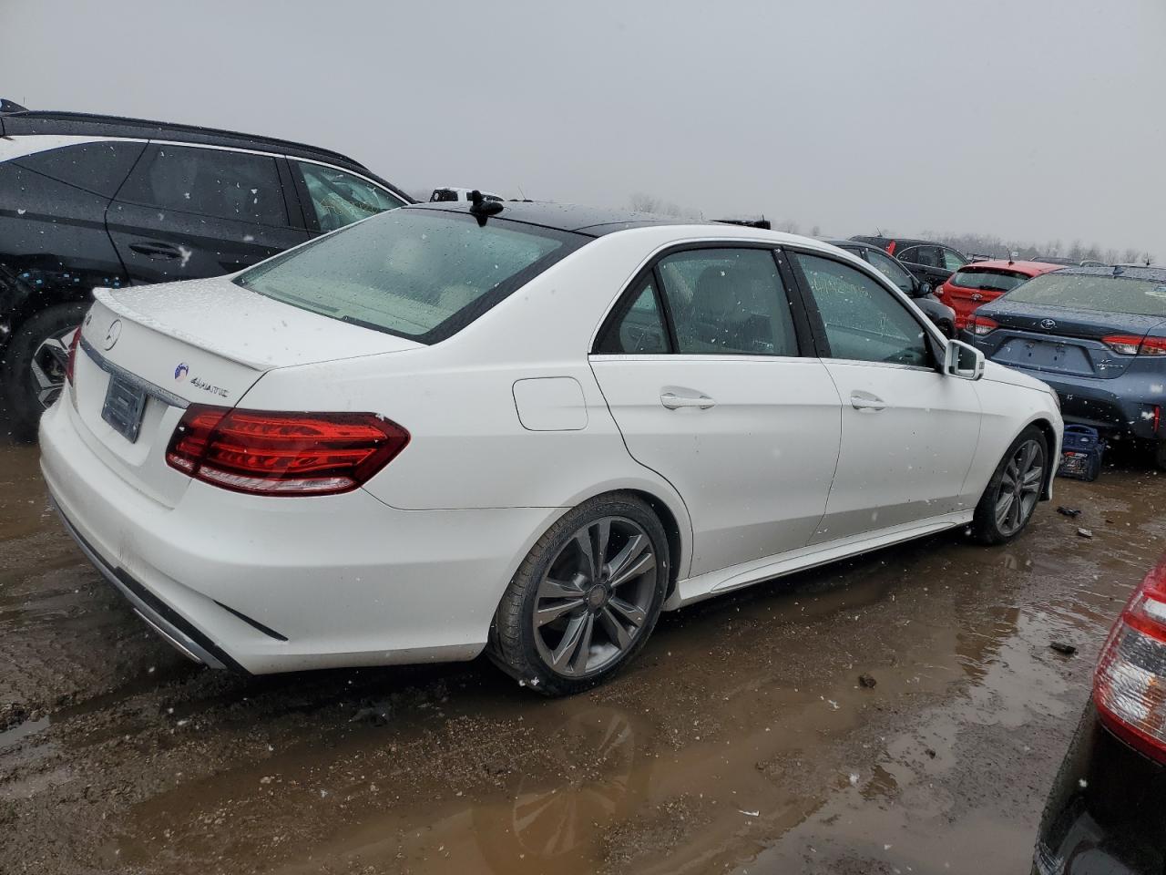 2016 Mercedes-Benz E-klasse VIN WDDHF8JB6GB201177 Copart auction photo, front end damage thumbnail 3