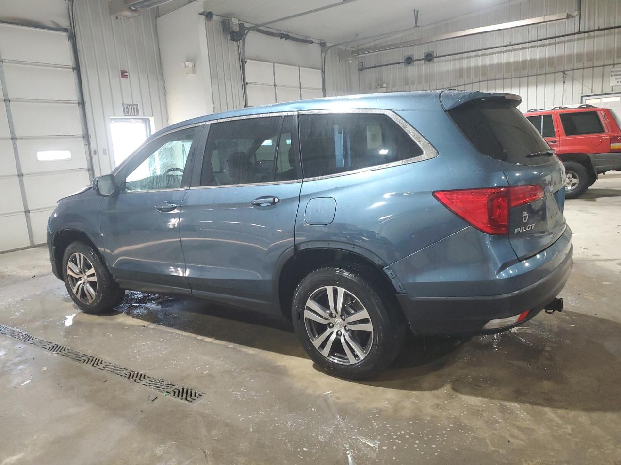 2017 Honda Pilot VIN 5FNYF6H53HB042387 Copart auction photo, front end / rear end damage thumbnail 2