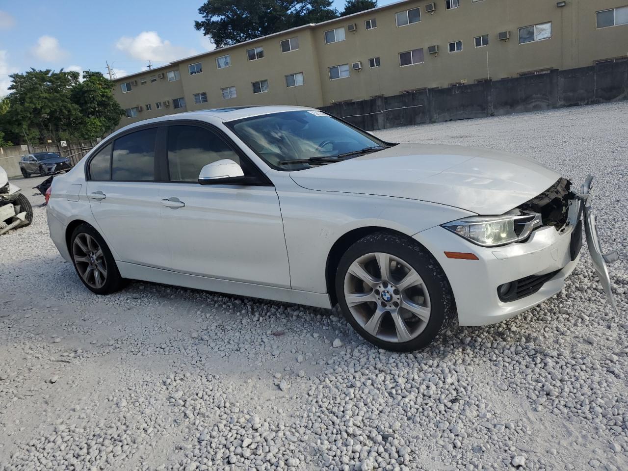 2014 BMW 3er VIN WBA3B9G55ENR91491 Copart auction photo, front end damage thumbnail 4