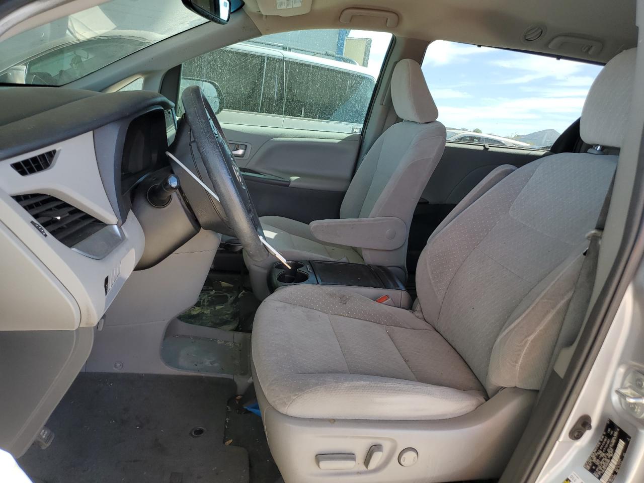 2017 Toyota Sienna VIN 5TDKZ3DCXHS839957 Copart auction photo, front end / side damage thumbnail 7