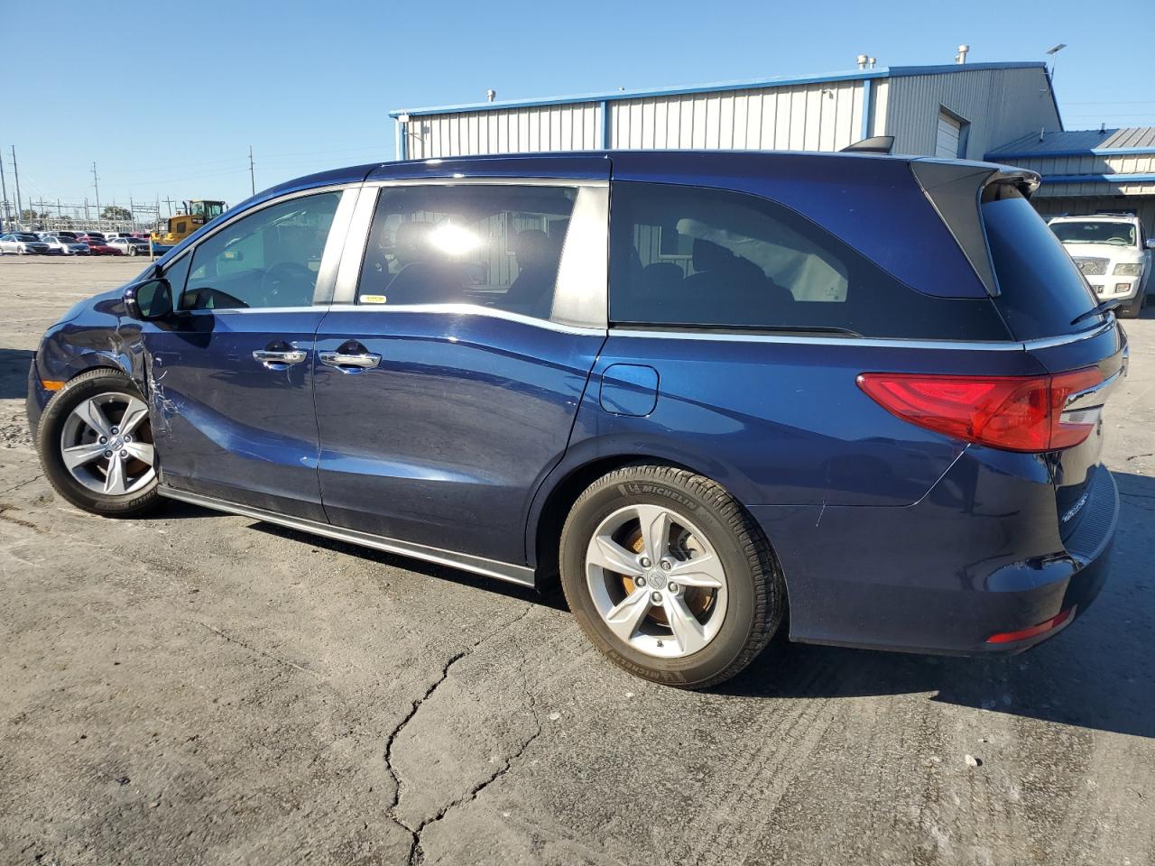 2019 Honda Odyssey VIN 5FNRL6H55KB094785 Copart auction photo, all over / minor dent/scratches damage thumbnail 2