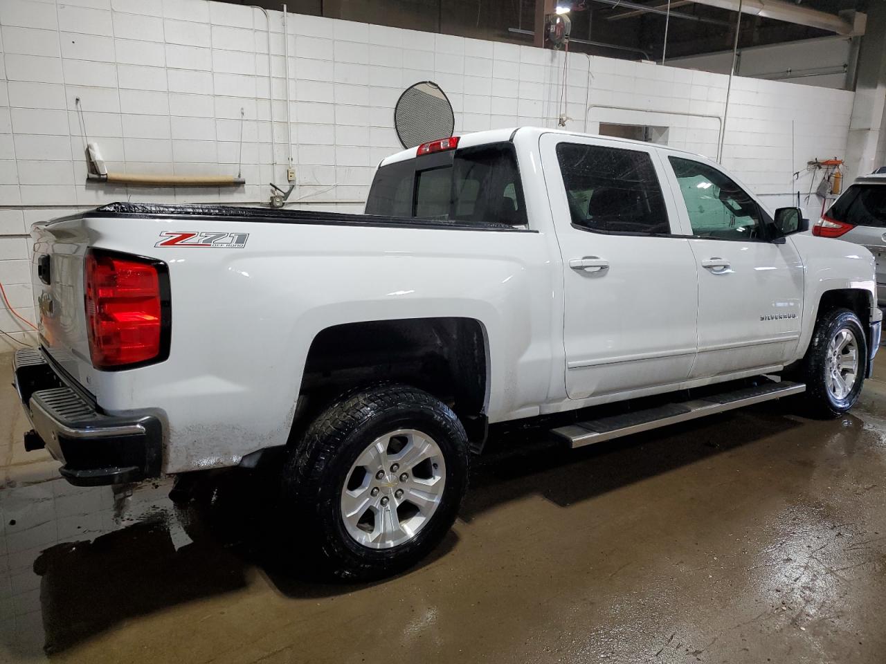 2015 Chevrolet Silverado VIN 3GCUKRECXFG461987 Copart auction photo, front end damage thumbnail 3