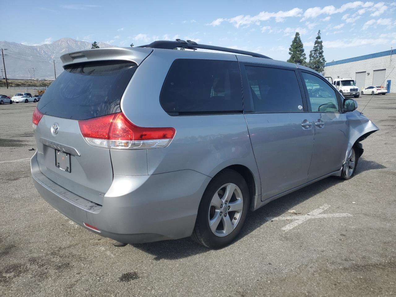 2014 Toyota Sienna VIN 5TDKK3DC2ES474335 Copart auction photo, front end damage thumbnail 3