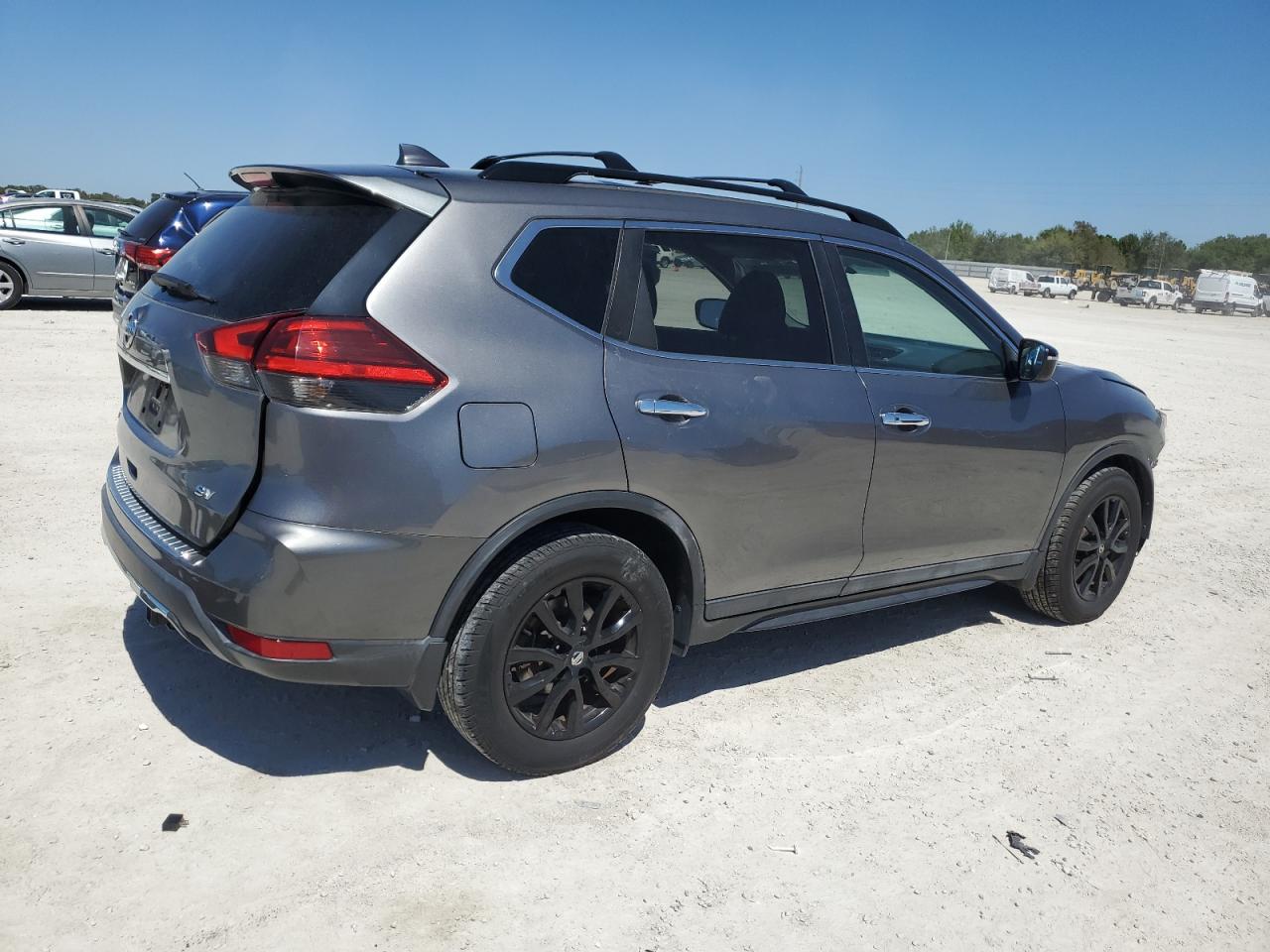 2017 Nissan Rogue VIN 5N1AT2MT3HC811731 Copart auction photo, front end damage thumbnail 3