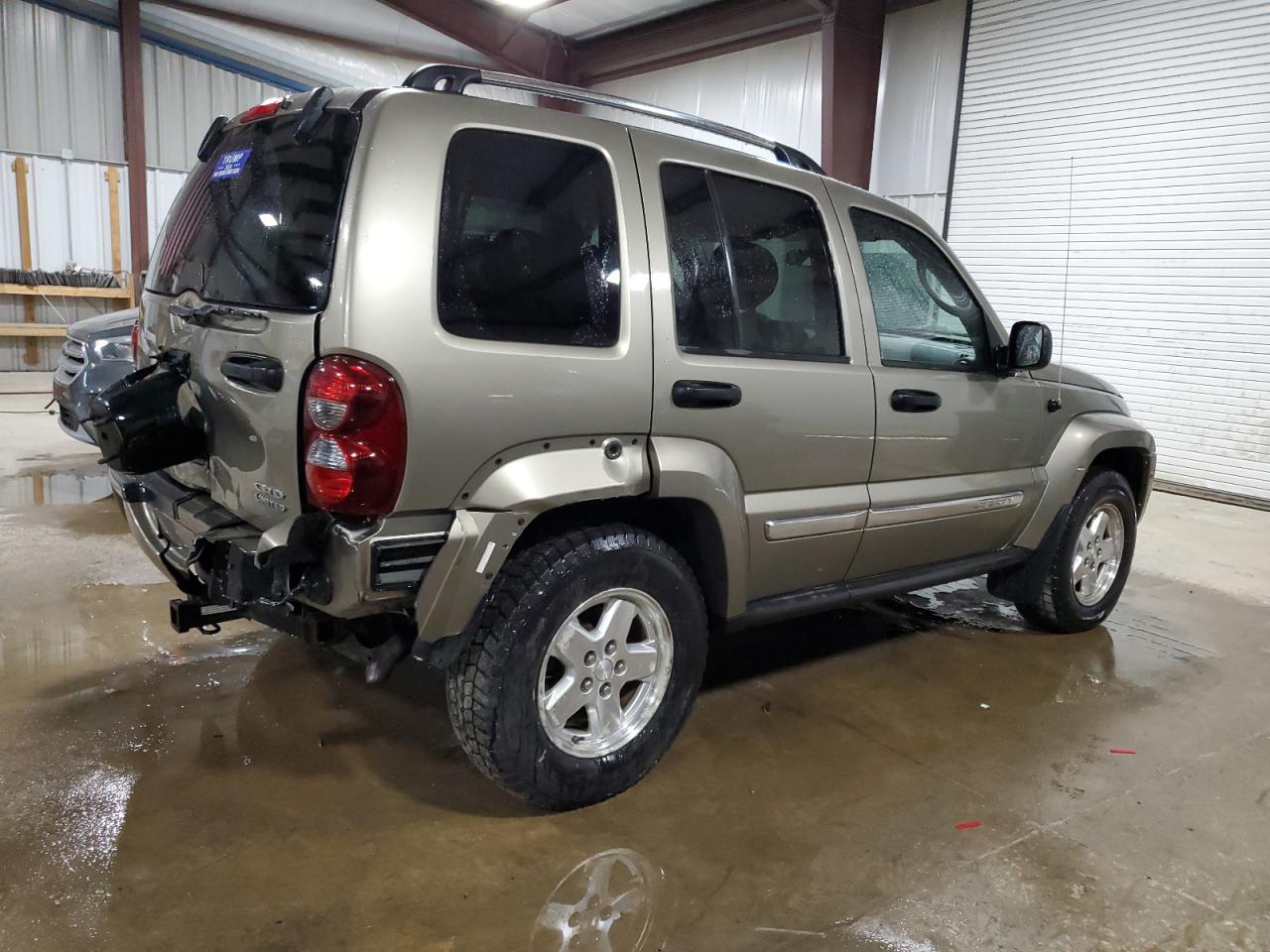 2005 Jeep Liberty (North America) VIN 1J4GL58515W660212 Copart auction photo, rear end damage thumbnail 3