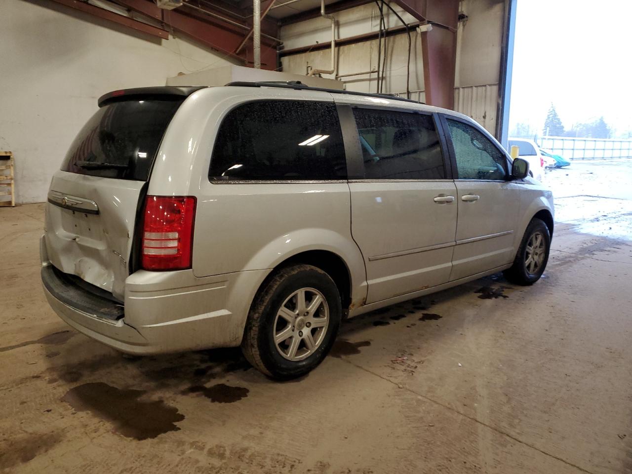 2010 Chrysler Town & Country VIN 2A4RR5D13AR386914 Copart auction photo, rear end / side damage thumbnail 3