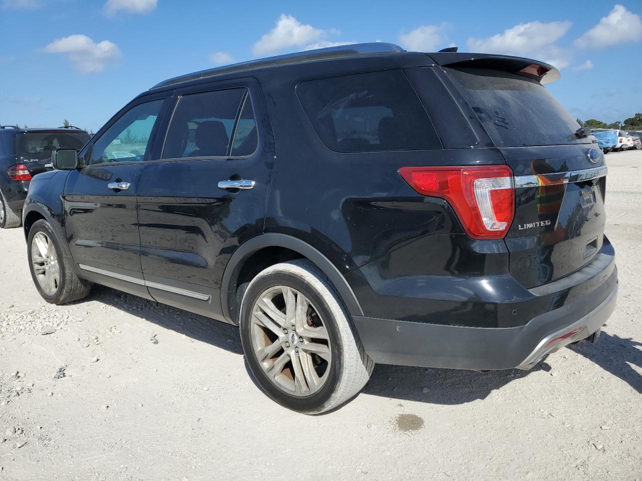 2017 Ford Explorer VIN 1FM5K7FH7HGD49290 Copart auction photo, front end / minor dent/scratches damage thumbnail 2