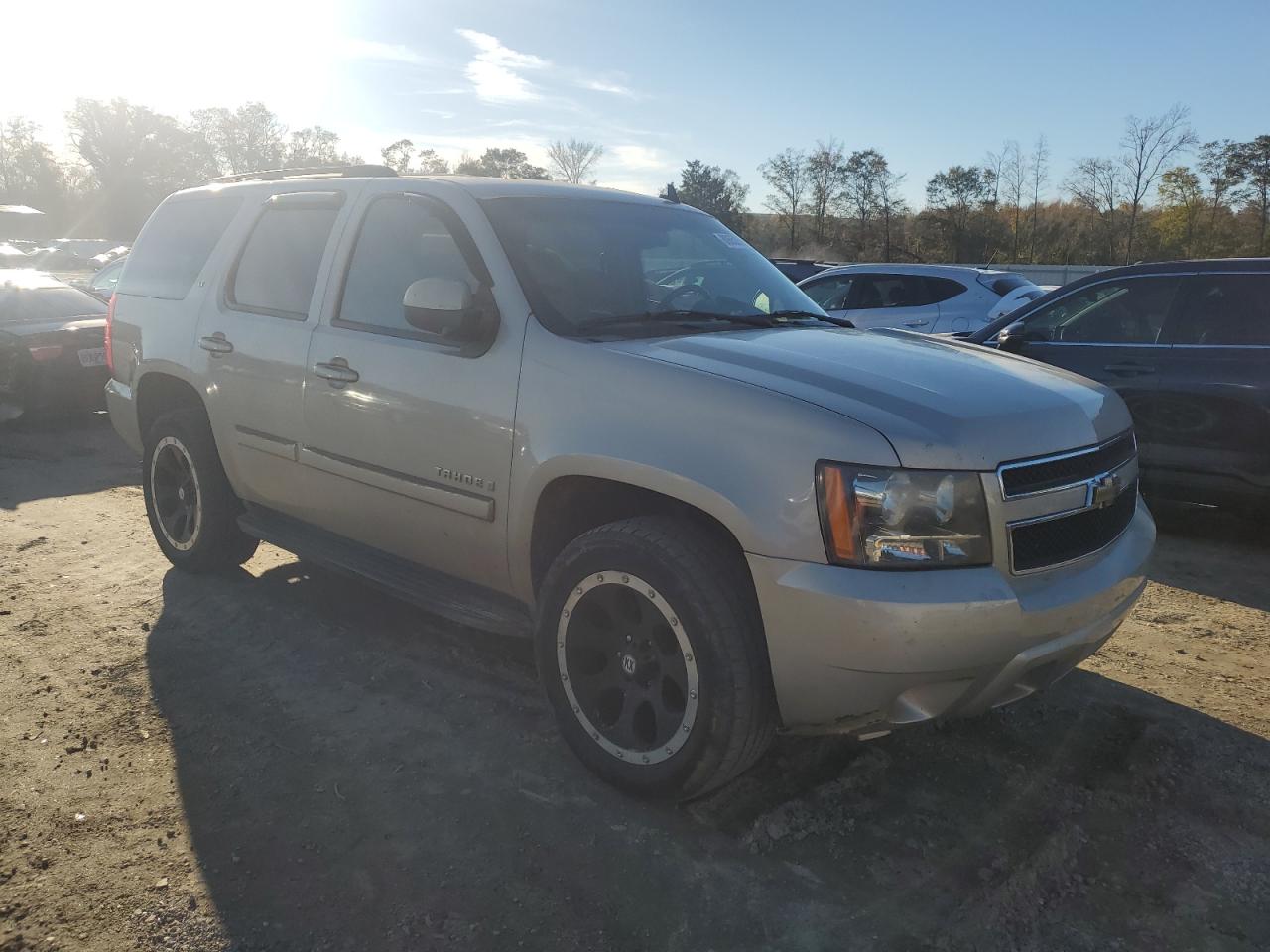 2007 Chevrolet Tahoe VIN 1GNFK13097J256963 Copart auction photo, front end / rear end damage thumbnail 4