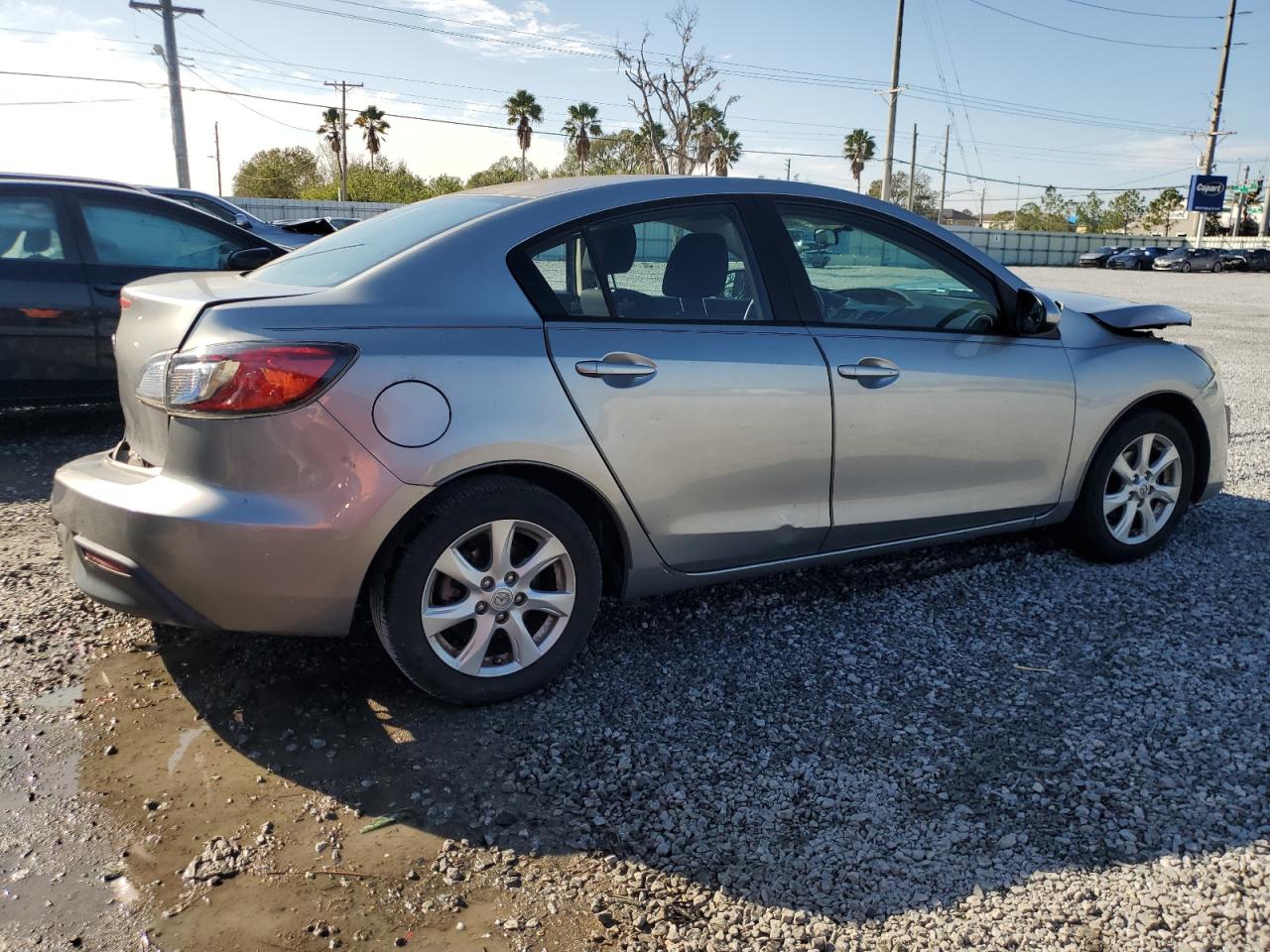 2011 Mazda 3 VIN JM1BL1VF2B1476315 Copart auction photo, front end / rear end damage thumbnail 3