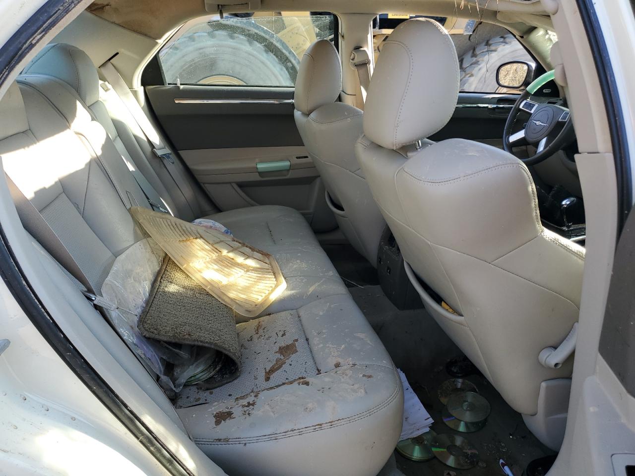 2007 Chrysler 300 VIN 2C3KA63HX7H780027 Copart auction photo, all over / minor dent/scratches damage thumbnail 10