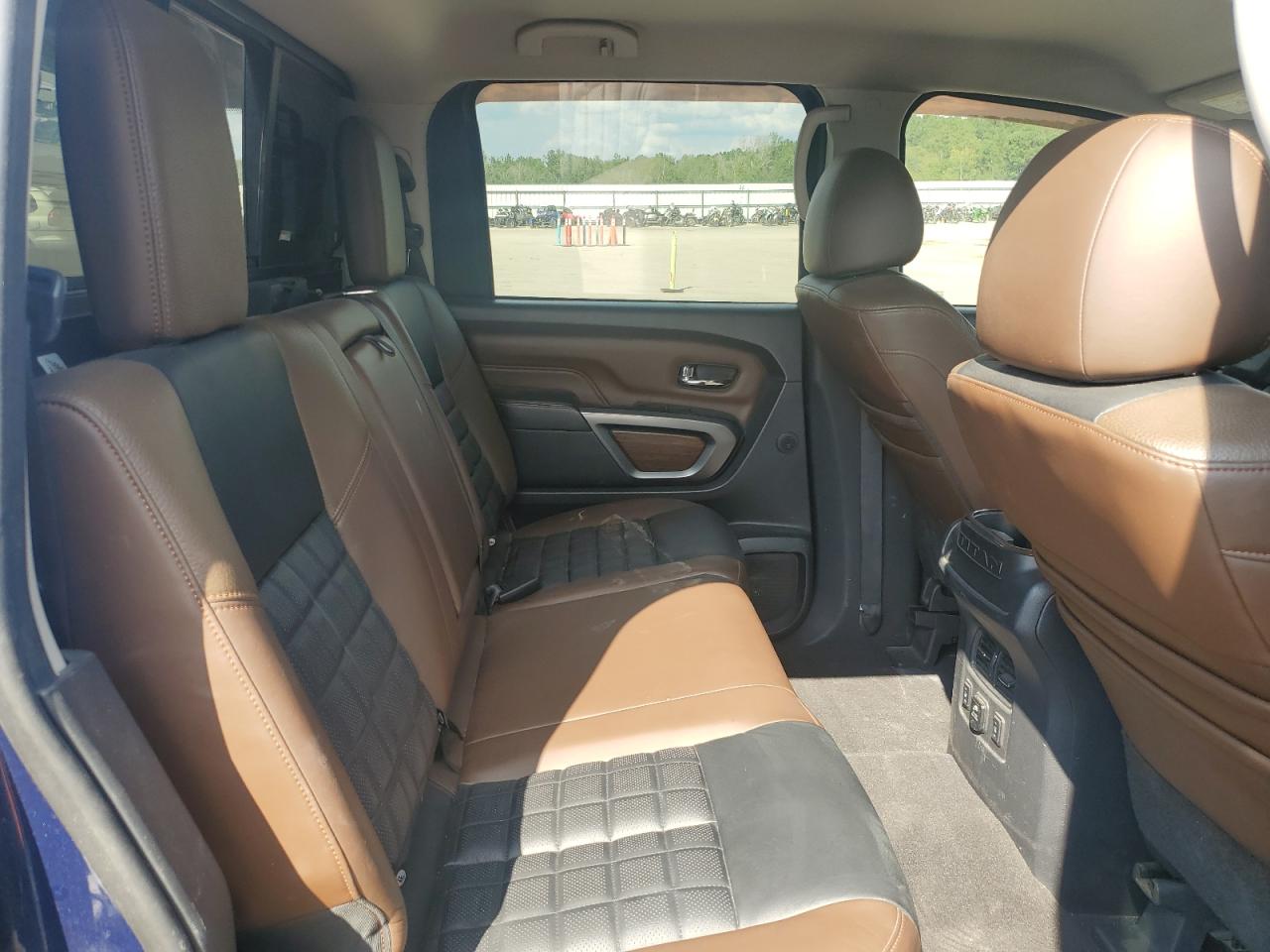 2017 Nissan Titan VIN 1N6BA1F4XHN564059 Copart auction photo, side damage thumbnail 10
