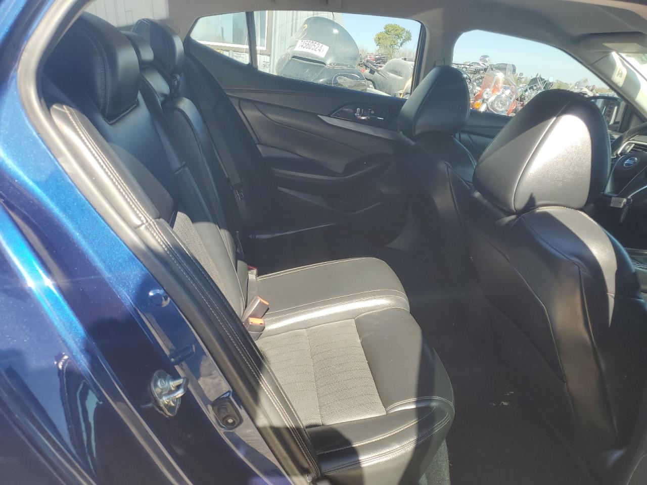 2017 Nissan Maxima VIN 1N4AA6AP7HC382138 Copart auction photo, front end / side damage thumbnail 10