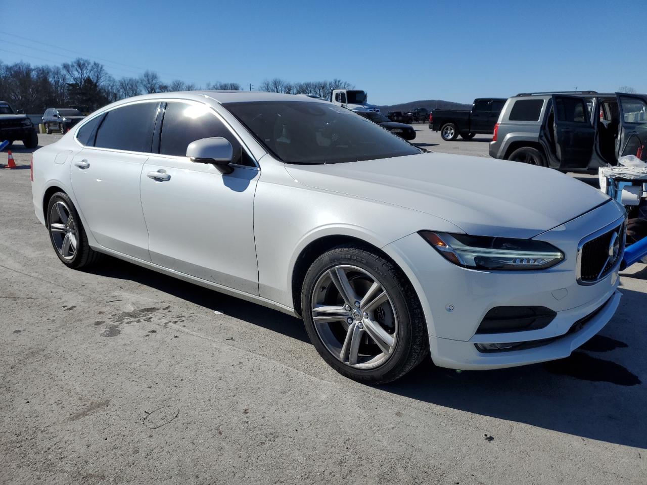 2018 Volvo S90 VIN LVY982AK5JP019768 Copart auction photo, front end damage thumbnail 4