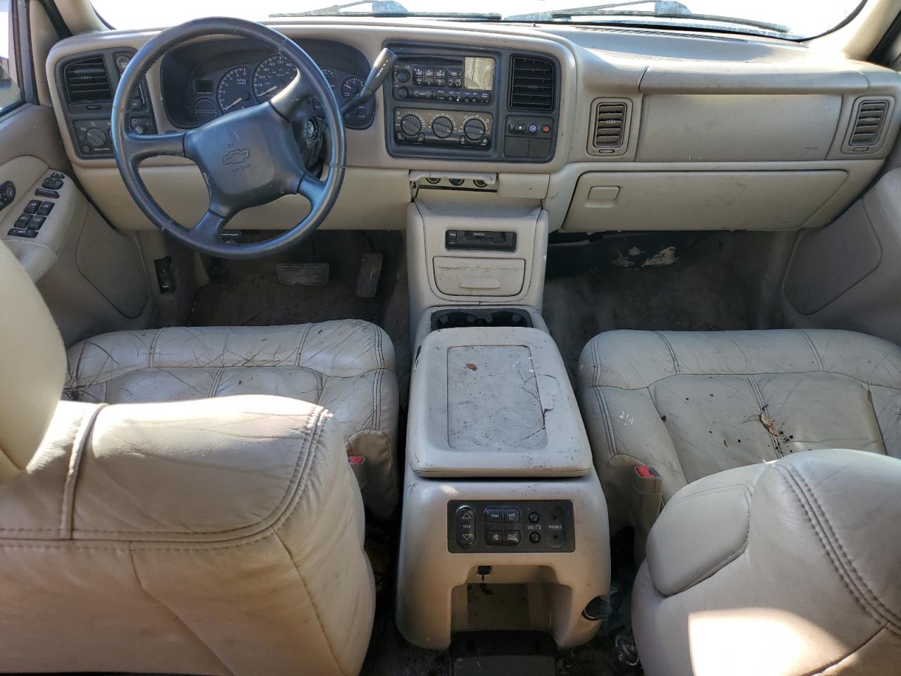 2002 Chevrolet Tahoe VIN 1GNEK13Z42J267081 Copart auction photo, vandalism / all over damage thumbnail 8