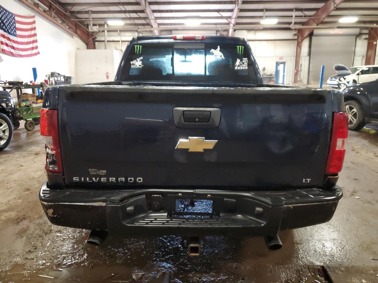 2007 Chevrolet Silverado VIN 2GCEK13M671538303 Copart auction photo, front end / side damage thumbnail 6
