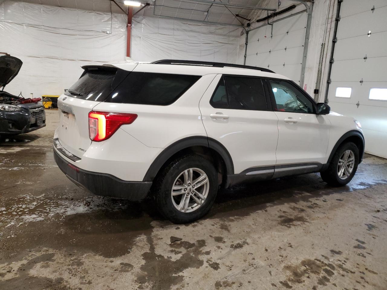 2022 Ford Explorer VIN 1FMSK8DH6NGC16589 Copart auction photo, front end / side damage thumbnail 3
