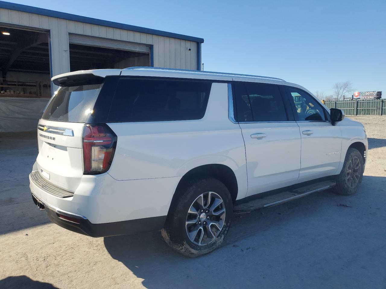 2022 Chevrolet Suburban VIN 1GNSKBKD4NR211131 Copart auction photo, water/flood damage thumbnail 3
