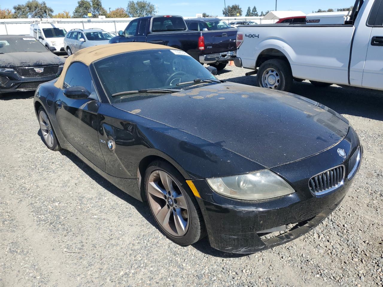 2006 BMW Z4 VIN 4USBU335X6LW68038 Copart auction photo, minor dent/scratches damage thumbnail 4