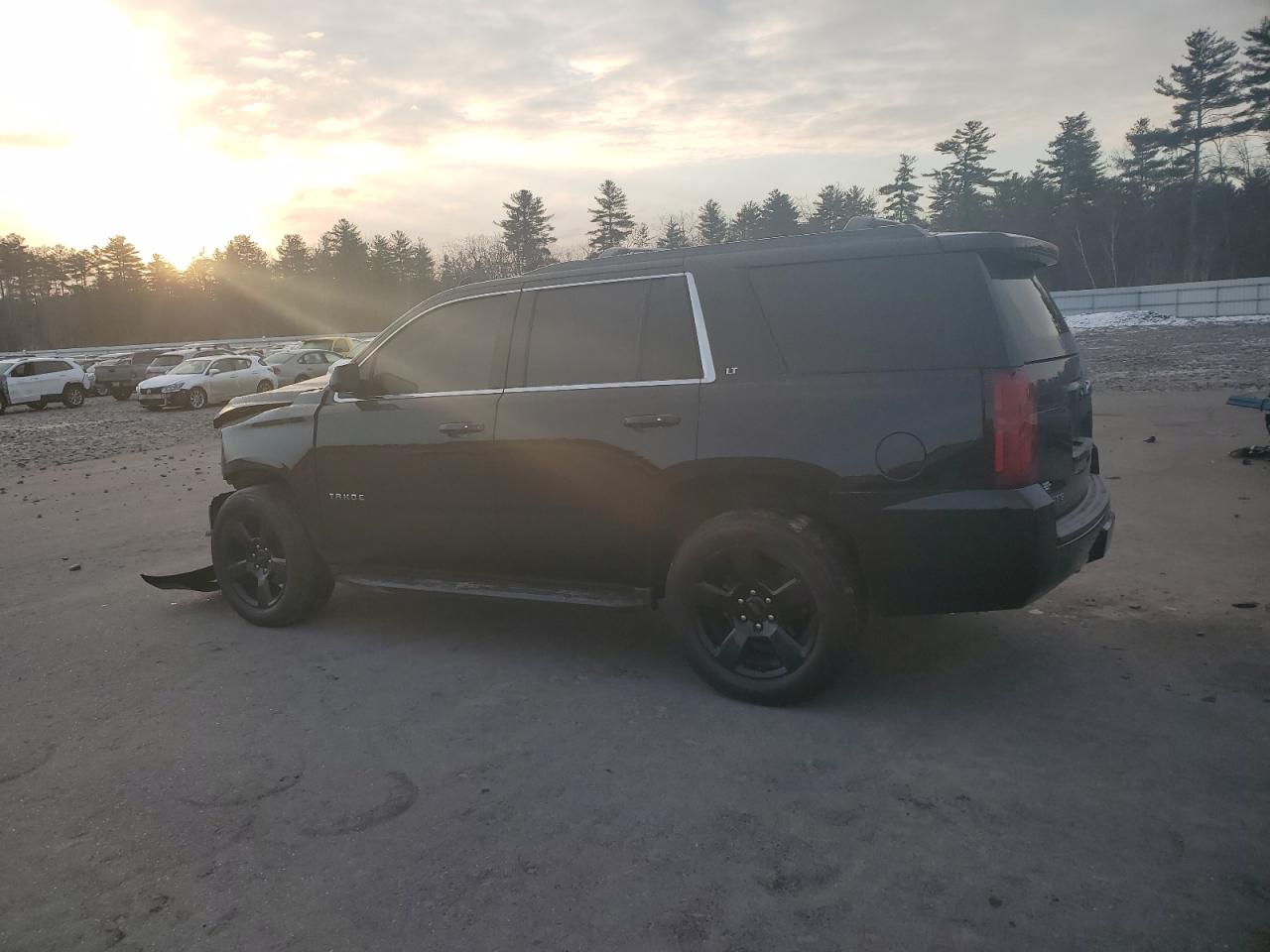 2019 Chevrolet Tahoe VIN 1GNSKBKC1KR284668 Copart auction photo, front end damage thumbnail 2