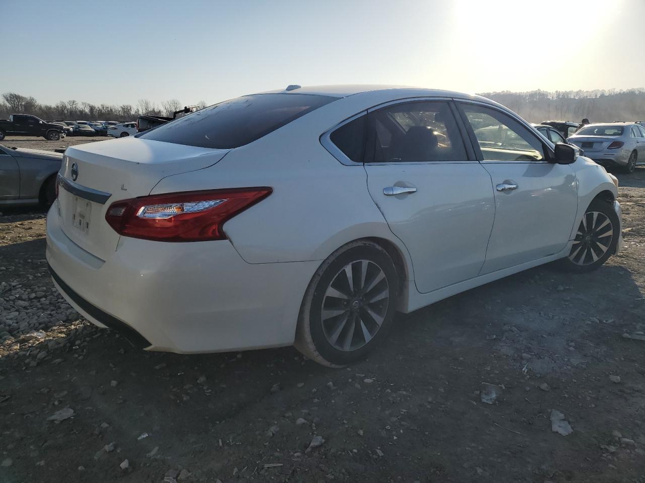 2017 Nissan Altima VIN 1N4AL3AP0HC172781 Copart auction photo, front end damage thumbnail 3