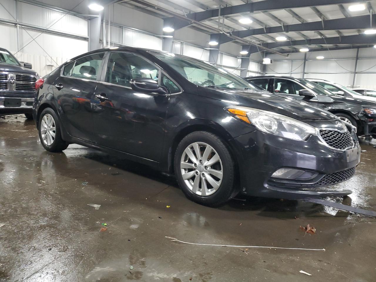 2015 KIA Forte VIN KNAFX4A82F5352619 Copart auction photo, front end / side damage thumbnail 4