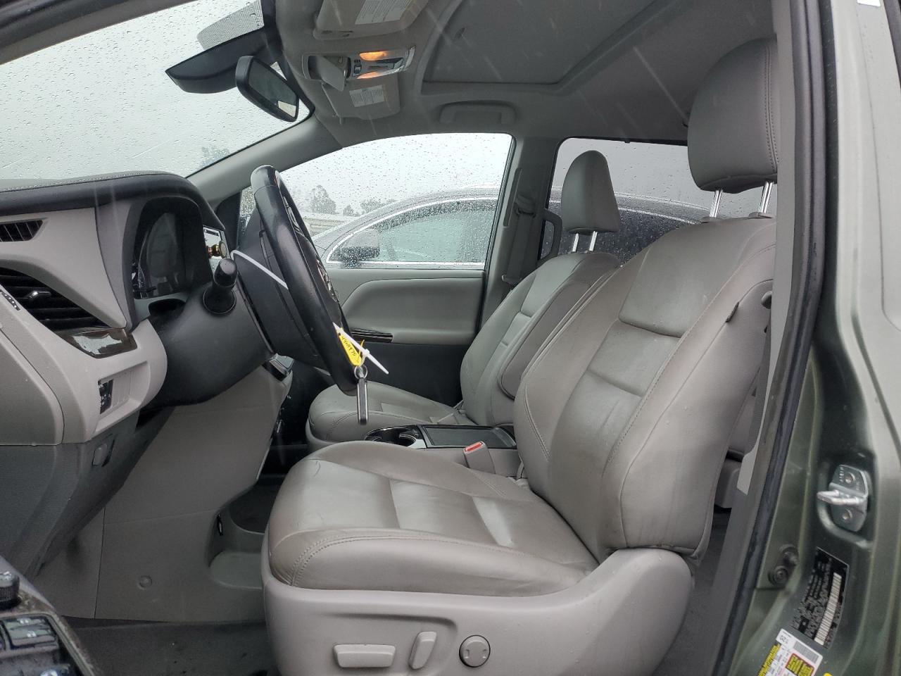 2019 Toyota Sienna VIN 5TDYZ3DC5KS009047 Copart auction photo, rear end damage thumbnail 7