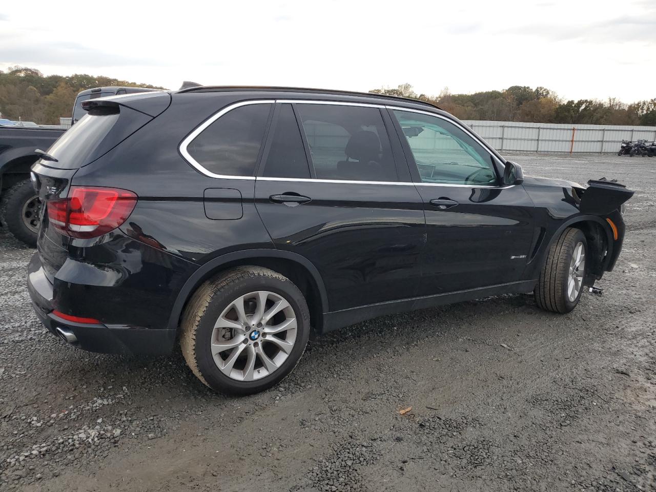 2016 BMW X5 VIN 5UXKR2C59G0U17689 Copart auction photo, front end / minor dent/scratches damage thumbnail 3