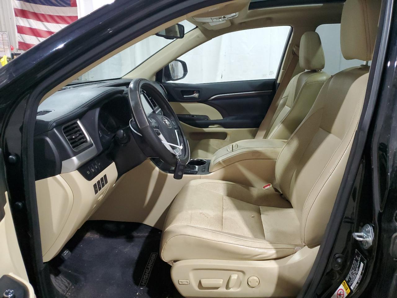 2015 Toyota Highlander VIN 5TDDKRFH4FS133833 Copart auction photo, front end / side damage thumbnail 7