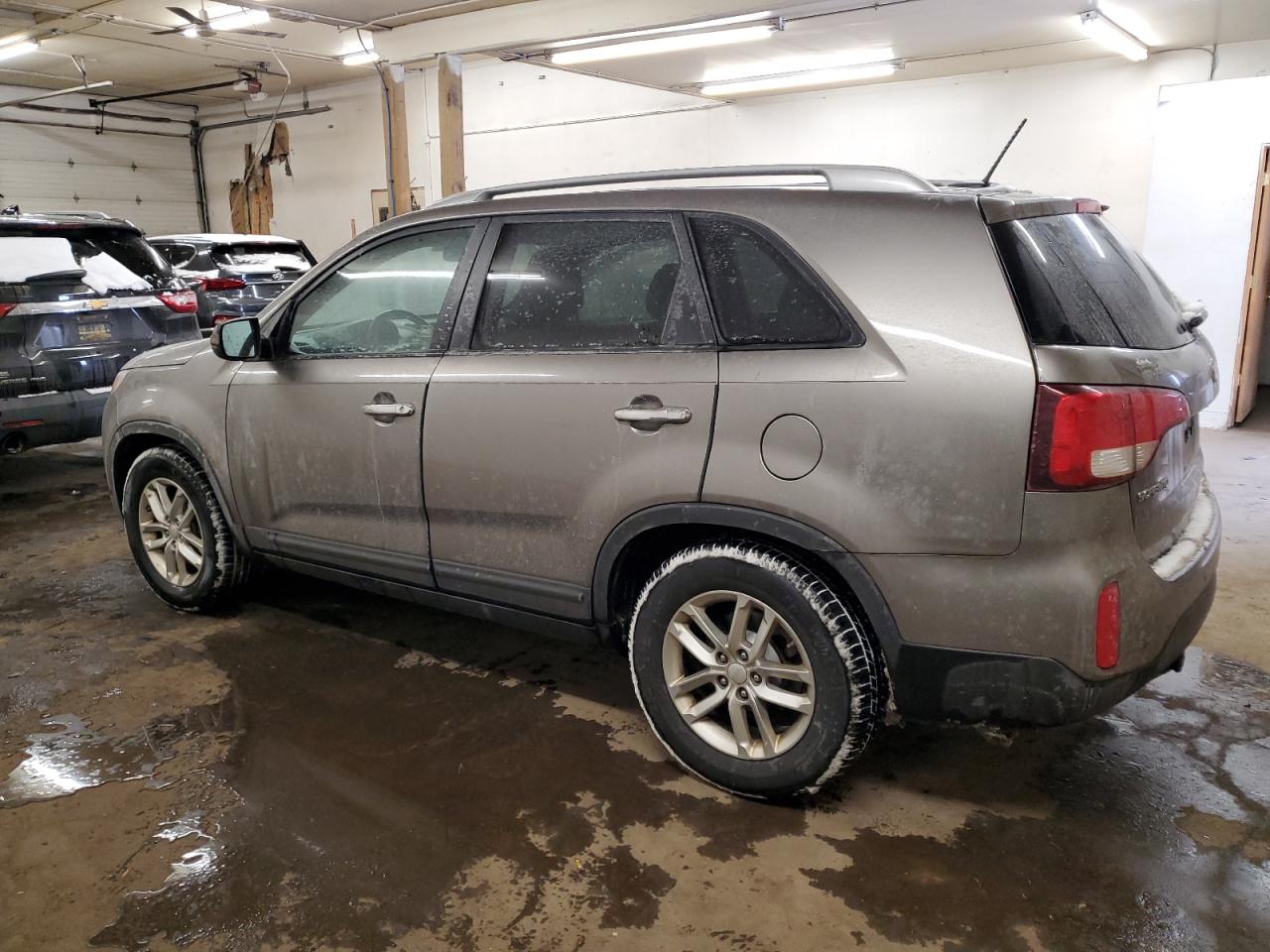 2014 KIA Sorento VIN 5XYKT3A67EG504776 Copart auction photo, minor dent/scratches damage thumbnail 2