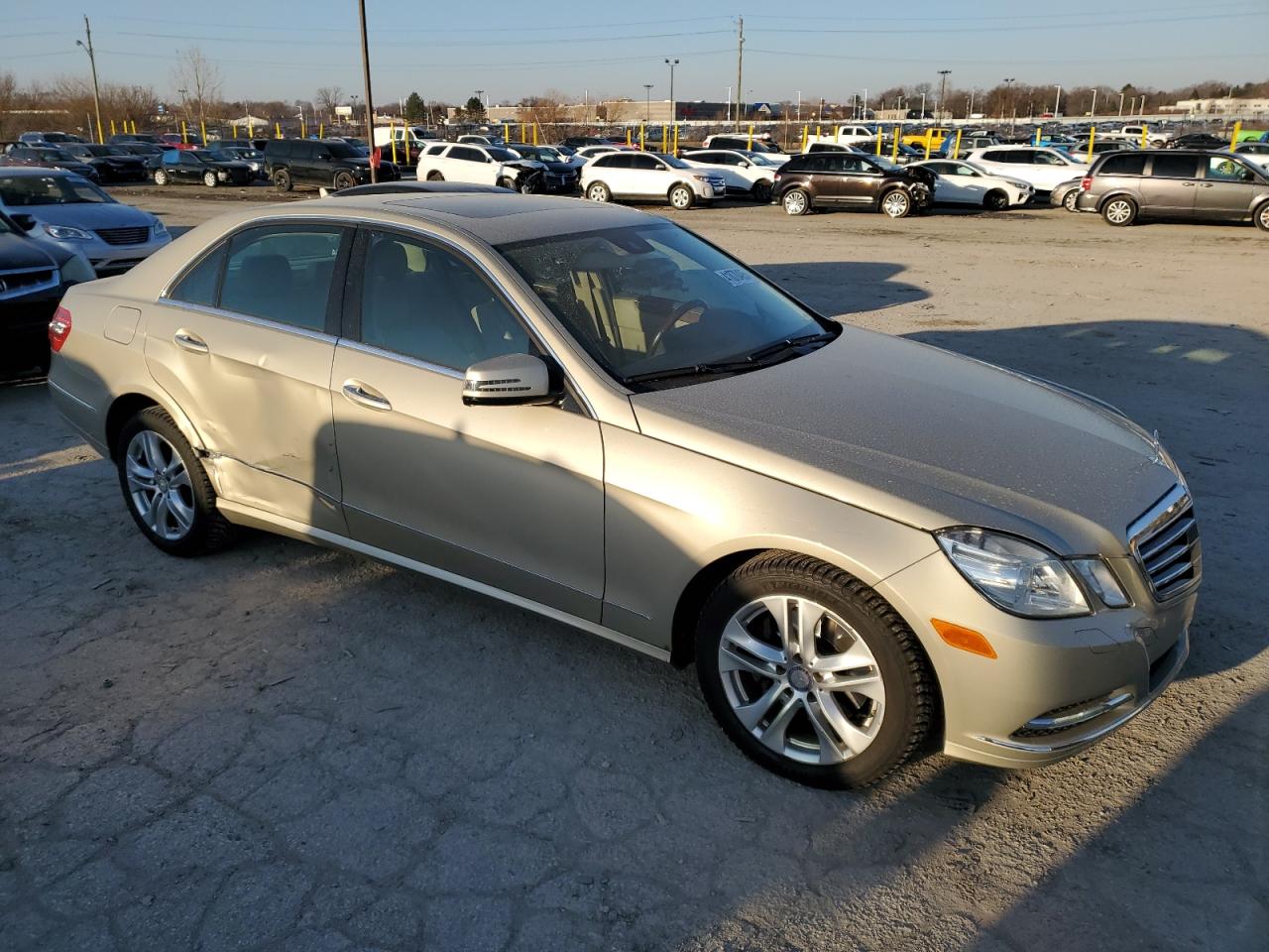 2011 Mercedes-Benz E-klasse VIN WDDHF8HB3BA462724 Copart auction photo, side / minor dent/scratches damage thumbnail 4