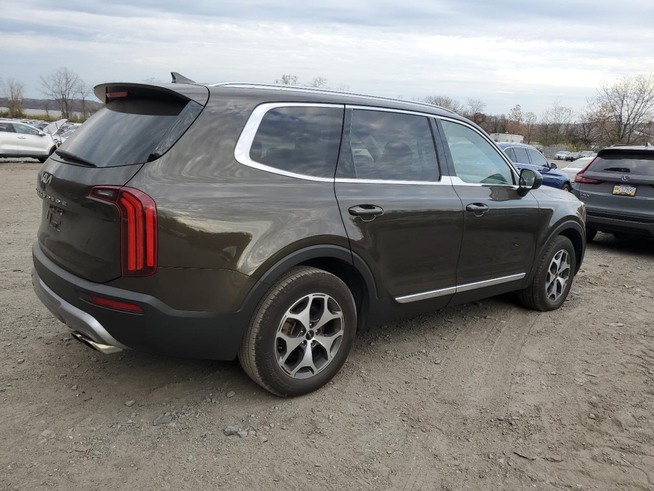 2022 KIA Telluride VIN 5XYP34HC5NG277577 Copart auction photo, front end / minor dent/scratches damage thumbnail 3