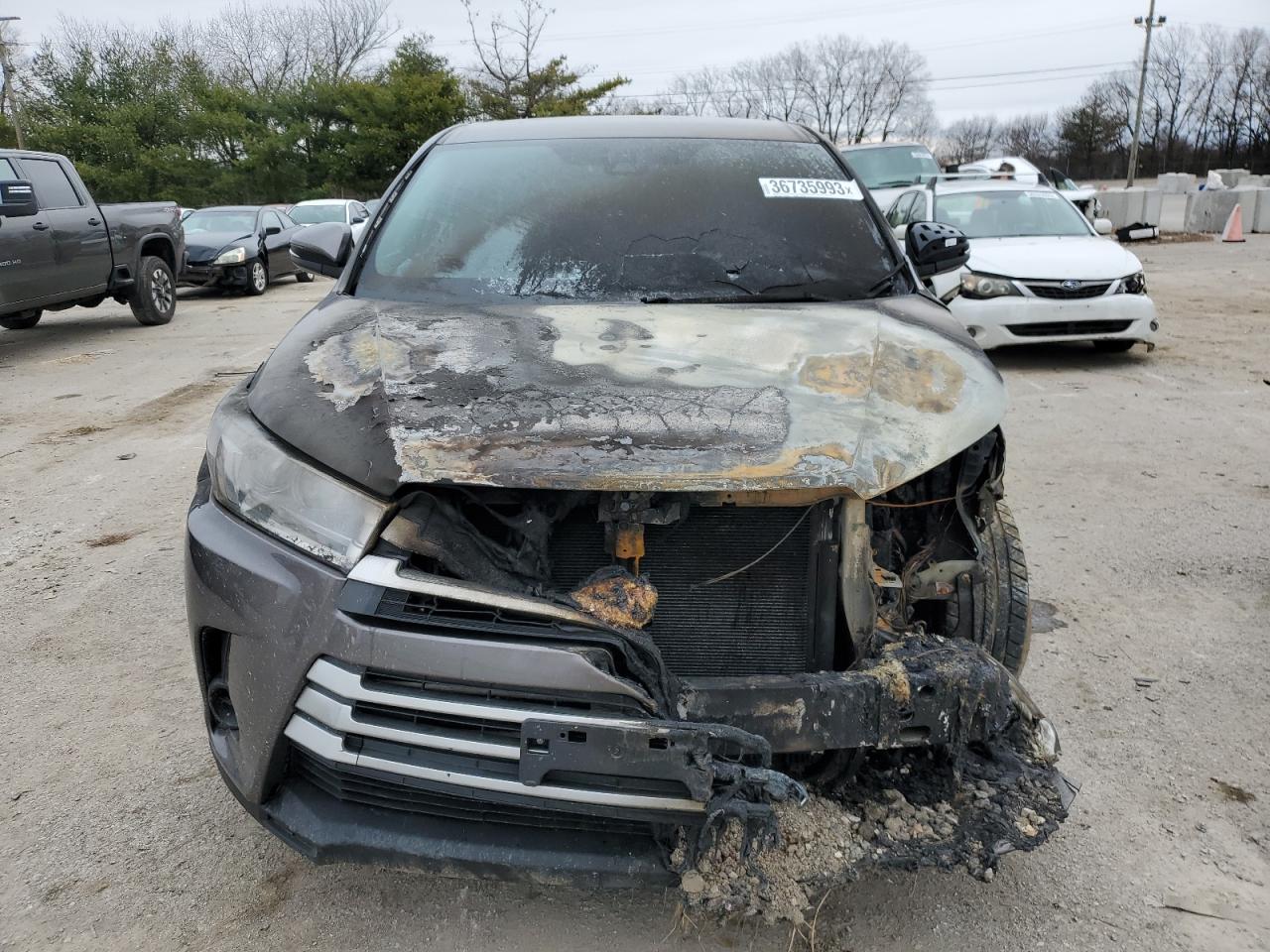 2019 Toyota Highlander VIN 5TDBZRFH9KS701409 Copart auction photo, burn / minor dent/scratches damage thumbnail 5