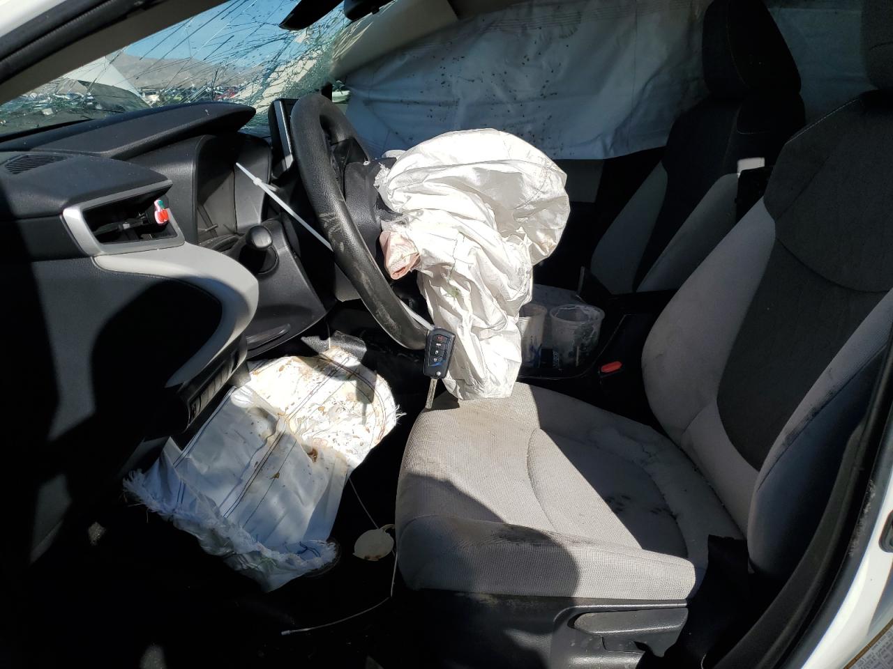 2020 Toyota Corolla VIN JTDEPRAE9LJ047820 Copart auction photo, front end / side damage thumbnail 7