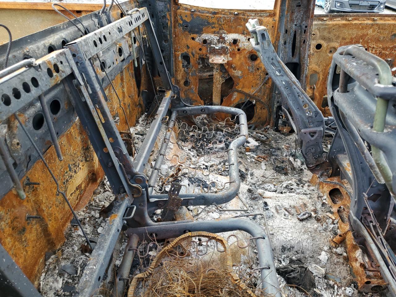 2019 Chevrolet Silverado VIN 2GCVKPEC4K1113064 Copart auction photo, burn damage thumbnail 10