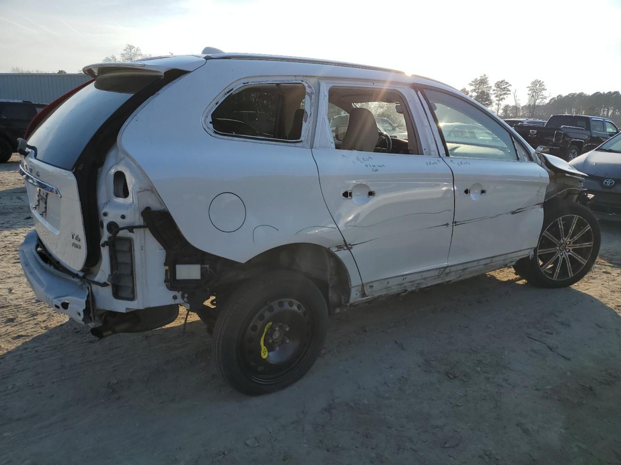 2017 Volvo XC60 VIN YV449MRU7H2125188 Copart auction photo, all over damage thumbnail 3