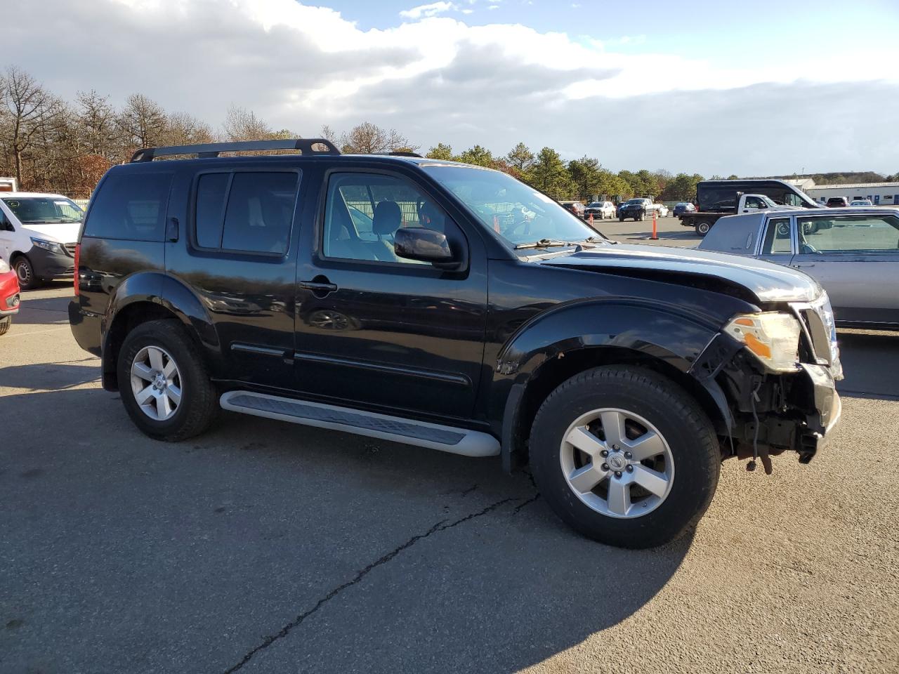 2011 Nissan Pathfinder VIN 5N1AR1NB2BC627502 Copart auction photo, front end / minor dent/scratches damage thumbnail 4