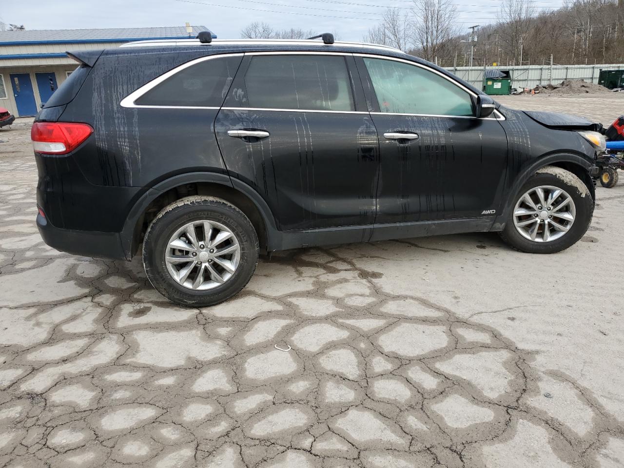 2016 KIA Sorento VIN 5XYPGDA36GG043031 Copart auction photo, front end / side damage thumbnail 3